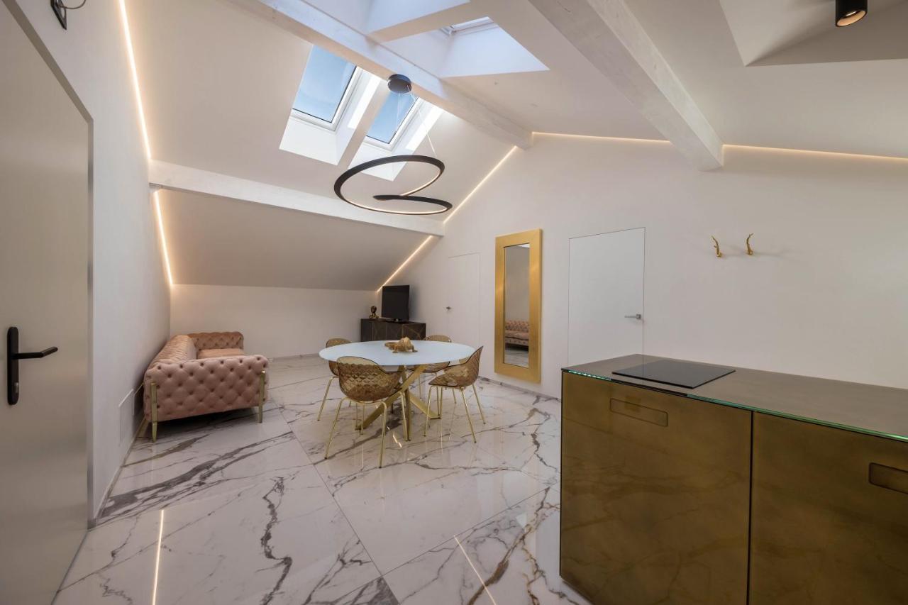 App 301 Palazzo Cavour Appartement Bozen Buitenkant foto