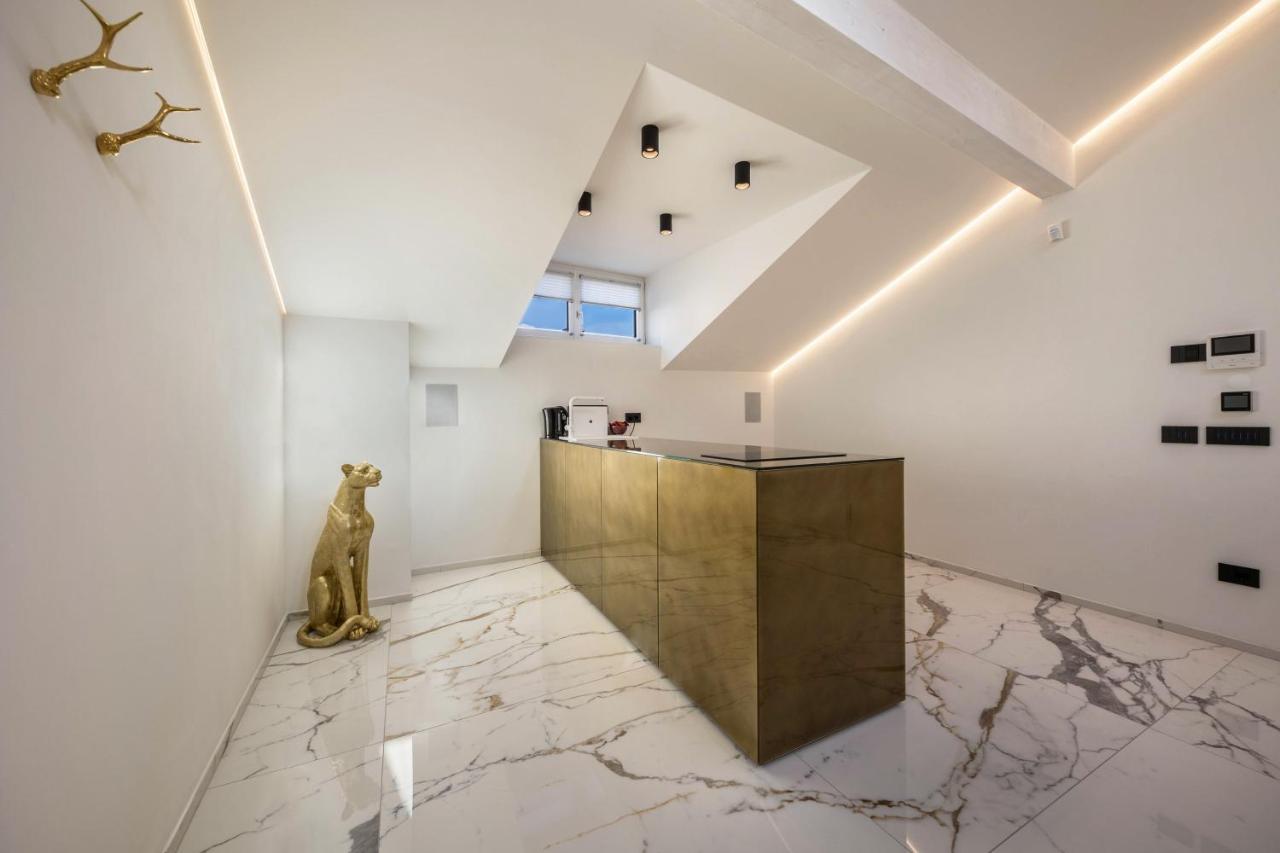 App 301 Palazzo Cavour Appartement Bozen Buitenkant foto